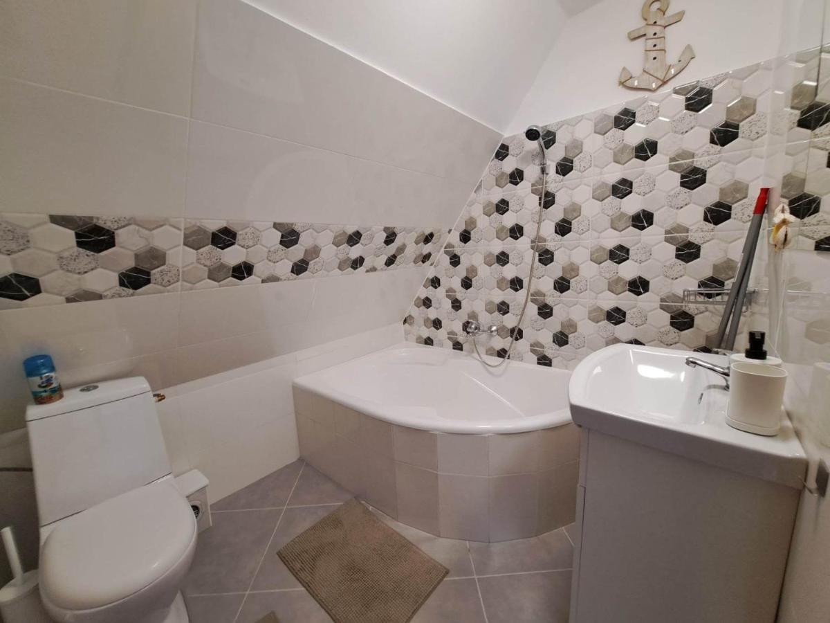 Milla Apartmanok Еґер Екстер'єр фото