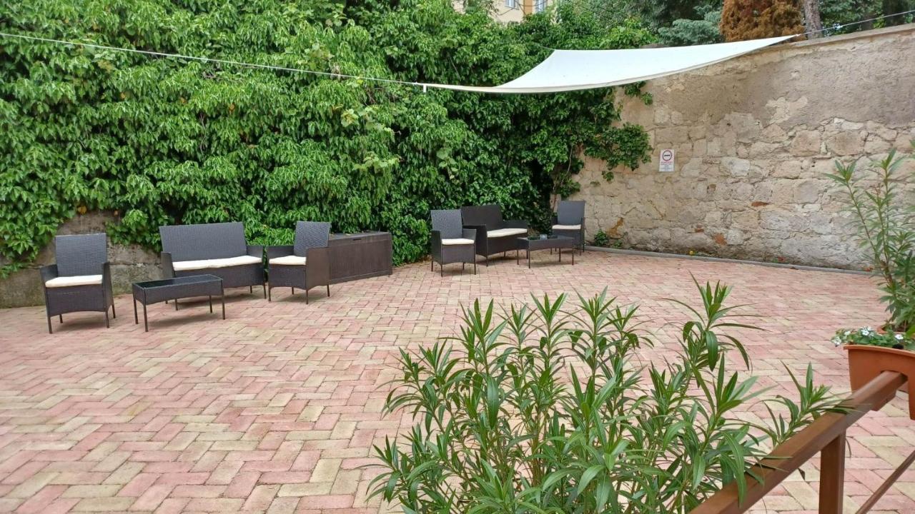 Milla Apartmanok Еґер Екстер'єр фото